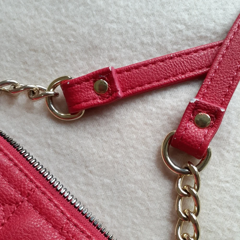 Betsey Johnson Red Heart Quilted Crossbody Bag - Picture 7 of 10